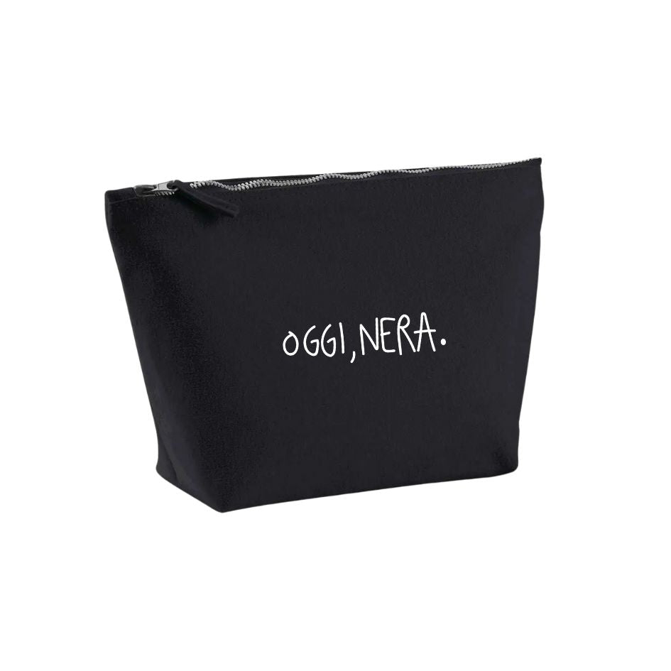 Oggi, Nera. - Trousse