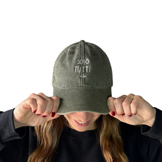 Odio Tutti :) - Cappello Visiera Ricamato