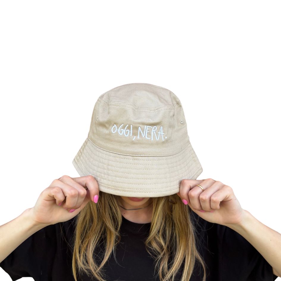 Oggi, Nera. - Cappello Pescatore Ricamato