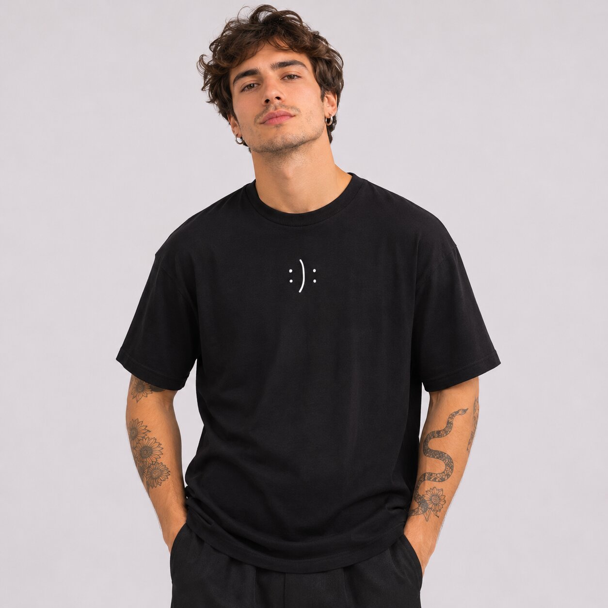 :): - T-Shirt